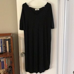 Carly Jean Midi dress in black